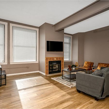 2 Bath Prkg+Gym+Sauna Perk Plaza +30 Day 클리블랜드 외부 사진