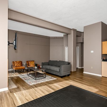 2 Bath Prkg+Gym+Sauna Perk Plaza +30 Day 클리블랜드 외부 사진