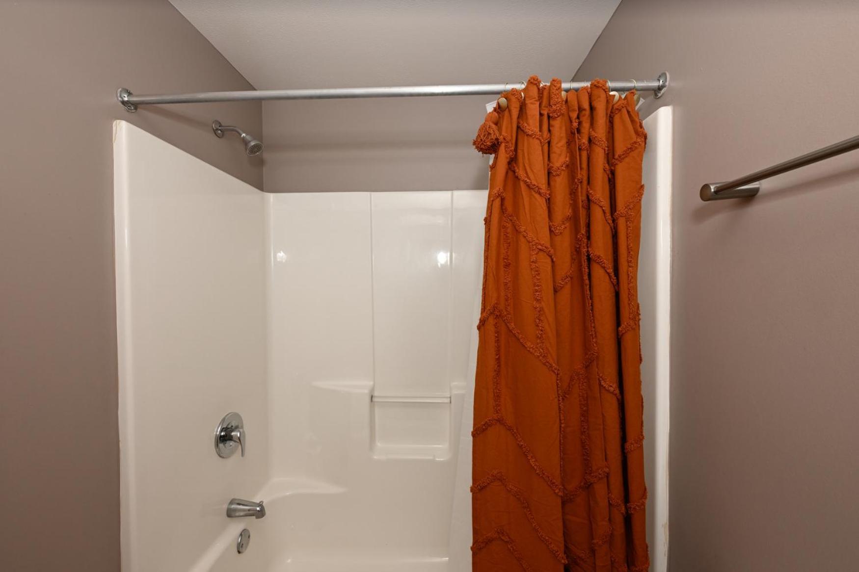 2 Bath Prkg+Gym+Sauna Perk Plaza +30 Day 클리블랜드 외부 사진