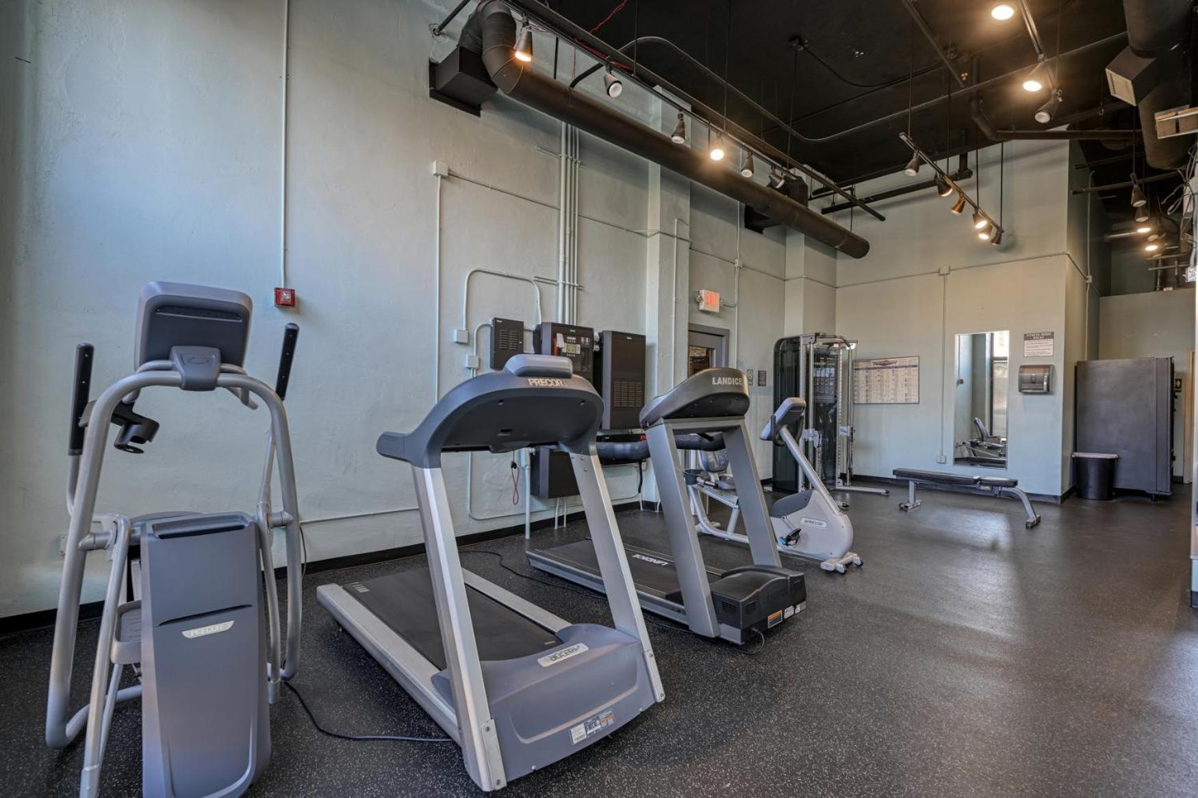 2 Bath Prkg+Gym+Sauna Perk Plaza +30 Day 클리블랜드 외부 사진