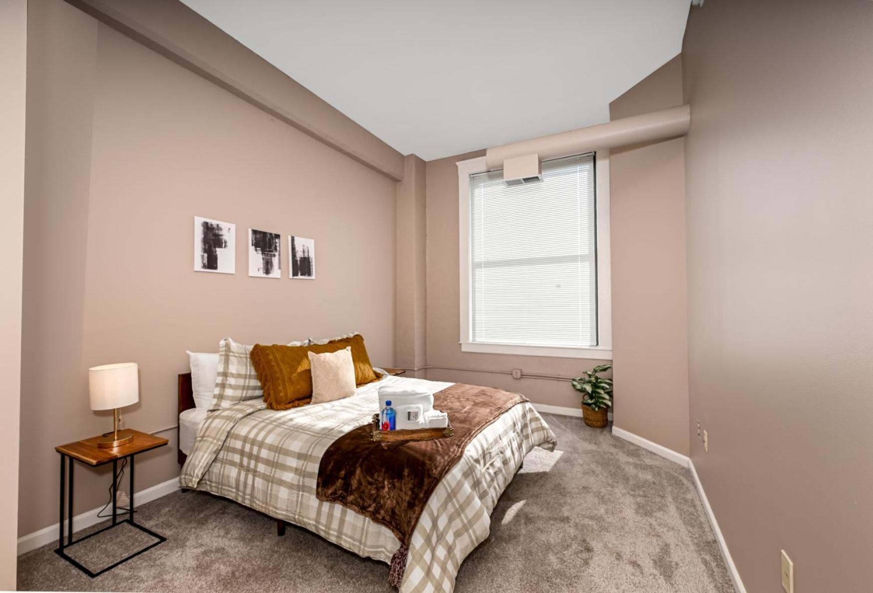 2 Bath Prkg+Gym+Sauna Perk Plaza +30 Day 클리블랜드 외부 사진